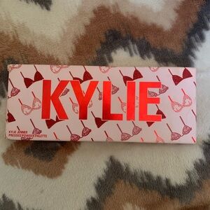 KylieKylie Cosmetics Pressed Powder Palette
